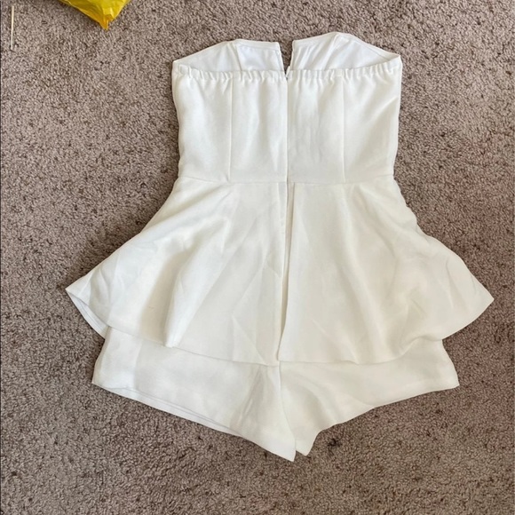 White romper - Picture 5 of 5